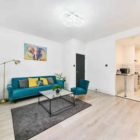 New Stylish 1 Bedroom Apartment - Flat D